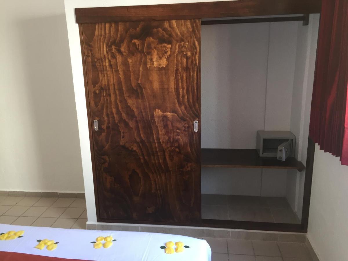 Departamentos Lalo Apartment Zihuatanejo Bagian luar foto