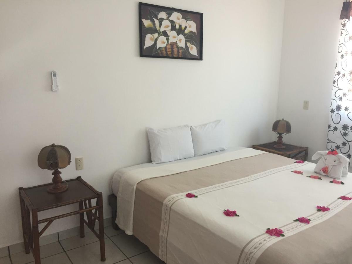 Departamentos Lalo Apartment Zihuatanejo Bagian luar foto
