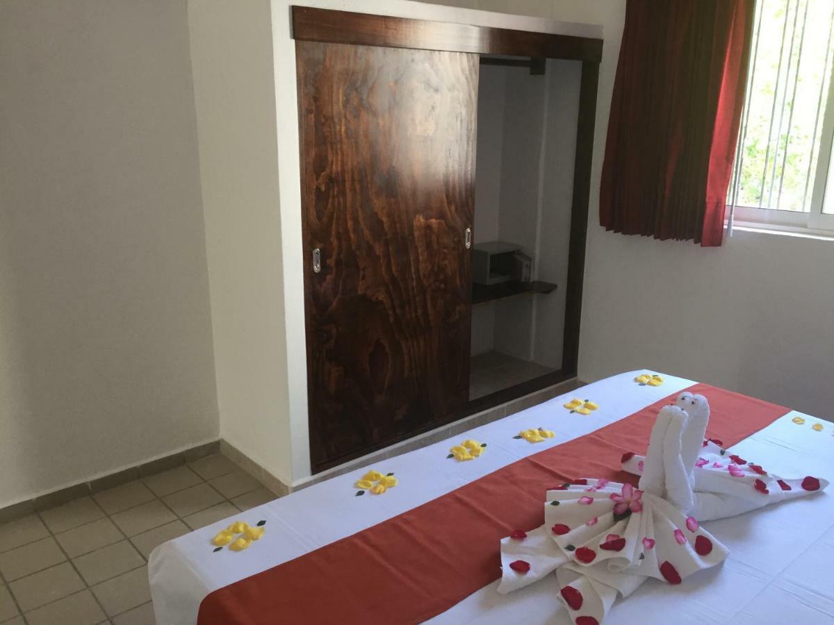 Departamentos Lalo Apartment Zihuatanejo Bagian luar foto